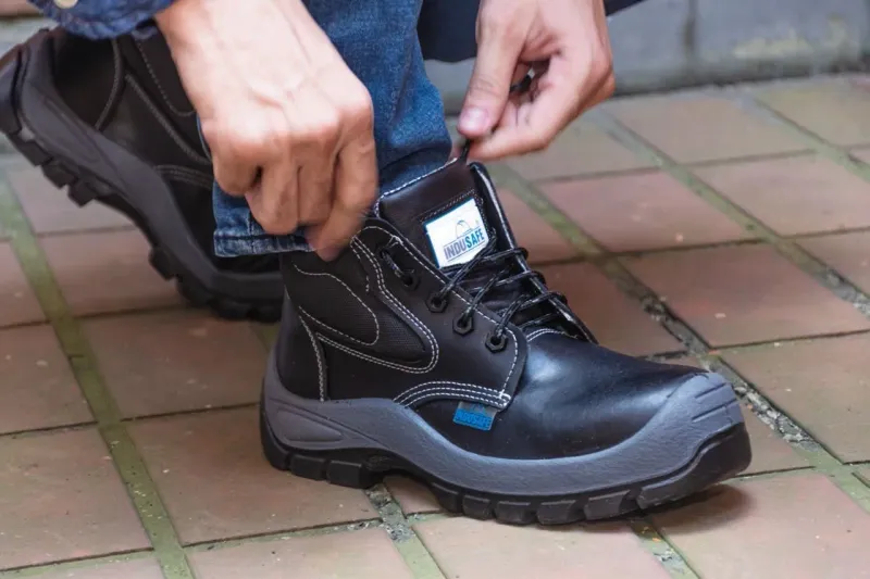 Botas de seguridad industriales con puntera reforzada y suela antideslizante - EPP empresarial certificado